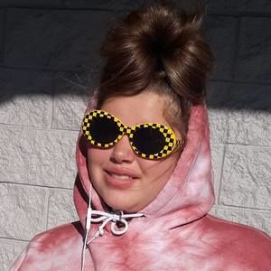 Meet your Posher, Renee